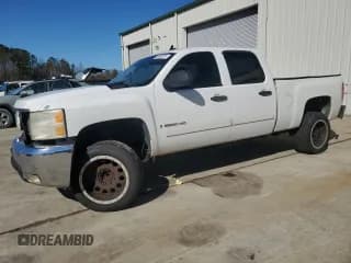 ✅ 2007 Chevrolet Silverado 2500HD 1LT • VIN: 1GCHC23K37F567474 • Lot: 88852875. Wystawiony na Copart z przebiegiem 299 201 mil. Bezpłatny archiwum sprzedaży aukcyjnych z USA i szczegółowy raport historii pojazdu na DreamBid. Zdjęcie 1.