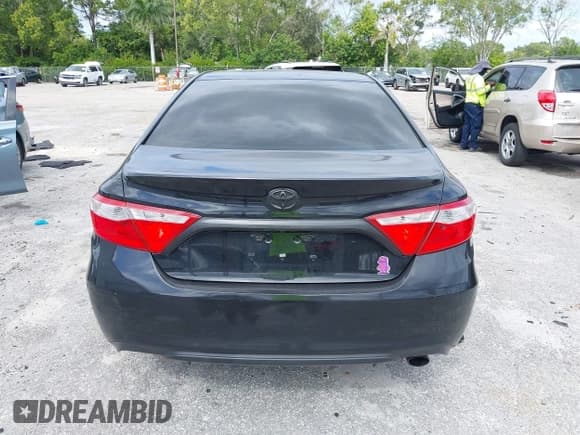 ✅ 2017 Toyota Camry XLE • VIN: 4T1BF1FK2HU315744 • Lot: 43617088. Listed on IAAI with 184,200 mi. Free auction sales archive from the USA and detailed vehicle history report at DreamBid. Image 16.