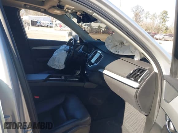 ✅ 2022 Volvo XC90 Momentum • VIN: YV4102PK4N1831166 • Lot: 41445537. Listed on IAAI with 77,714 mi. Free auction sales archive from the USA and detailed vehicle history report at DreamBid. Image 5.