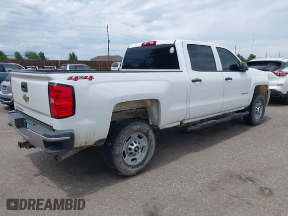 ✅ 2018 Chevrolet Silverado 2500HD Work Truck • VIN: 1GC1KUEG4JF271444 • Lot: 42588159. Listed on IAAI with 210,808 mi. Free auction sales archive from the USA and detailed vehicle history report at DreamBid. Image 4.