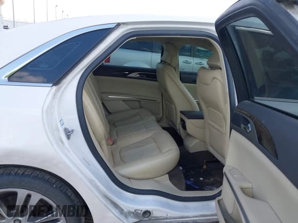 ✅ 2014 Lincoln MKZ Hybrid • VIN: 3LN6L2LU6ER813731 • Lot: 43360579. Wystawiony na IAAI z przebiegiem 247 921 mil. Bezpłatny archiwum sprzedaży aukcyjnych z USA i szczegółowy raport historii pojazdu na DreamBid. Zdjęcie 8.