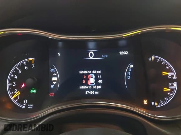 ✅ 2019 Jeep Grand Cherokee Altitude • VIN: 1C4RJFAG3KC838270 • Lot: 43490196. Wystawiony na IAAI z przebiegiem 87 496 mil. Bezpłatny archiwum sprzedaży aukcyjnych z USA i szczegółowy raport historii pojazdu na DreamBid. Zdjęcie 7.