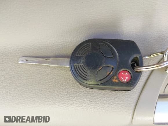 ✅ 2018 Ford Escape SE • VIN: 1FMCU9GD1JUD08203 • Лот: 43443399. Опубликован ранее на IAAI с пробегом 147 062 миль. Бесплатный доступ к архиву аукционных продаж из США и подробный отчёт об истории автомобиля на DreamBid. Изображение 11.