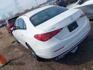 ✅ 2024 Mercedes-Benz C 300 • VIN: W1KAF4HB6RR160723 • Lot: 41786550. Wystawiony na IAAI z przebiegiem 7 204 mil. Bezpłatny archiwum sprzedaży aukcyjnych z USA i szczegółowy raport historii pojazdu na DreamBid. Zdjęcie 3.