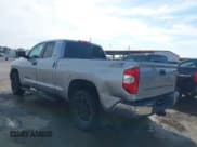 ✅ 2017 Toyota Tundra SR • VIN: 5TFRM5F14HX111808 • Lot: 43317955. Wystawiony na IAAI z przebiegiem 169 224 mil. Bezpłatny archiwum sprzedaży aukcyjnych z USA i szczegółowy raport historii pojazdu na DreamBid. Zdjęcie 3.