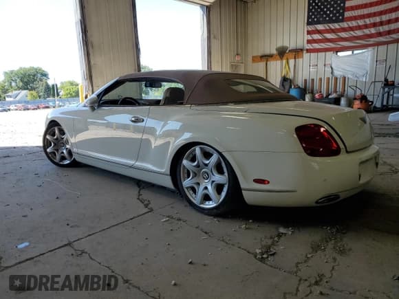 ✅ 2008 Bentley Continental GT • VIN: SCBDR33W98C051423 • Lot: 69850104. Listed on Copart with 57,211 mi. Free auction sales archive from the USA and detailed vehicle history report at DreamBid. Image 2.