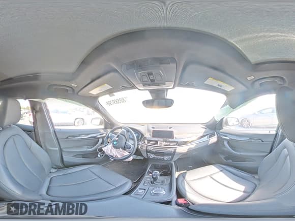 ✅ 2022 BMW X1 xDrive28i • VIN: WBXJG9C08N5U64344 • Lot: 80589795. Wystawiony na Copart z przebiegiem 74 019 mil. Bezpłatny archiwum sprzedaży aukcyjnych z USA i szczegółowy raport historii pojazdu na DreamBid. Zdjęcie 14.