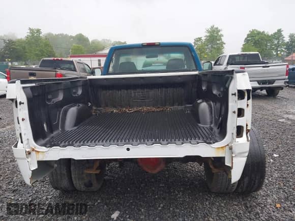 2000 Chevrolet Silverado 3500 с VIN 1GCHK34R4YR197737, выставлен на аукционе IAAI как лот 42268299 с пробегом 165 485 миль миль и . История ставок и продаж доступна на DreamBid. Изображение 17.