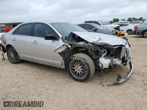 ✅ 2011 Lincoln MKZ • VIN: 3LNHL2GC7BR764304 • Lot: 55140005. Listed on Copart with 128,062 mi. Free auction sales archive from the USA and detailed vehicle history report at DreamBid. Image 4.