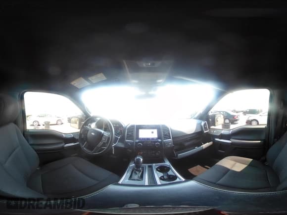 ✅ 2020 Ford F-150 XL • VIN: 1FTEW1CPXLFA33091 • Lot: 42923226. Wystawiony na IAAI z przebiegiem 61 237 mil. Bezpłatny archiwum sprzedaży aukcyjnych z USA i szczegółowy raport historii pojazdu na DreamBid. Zdjęcie 19.