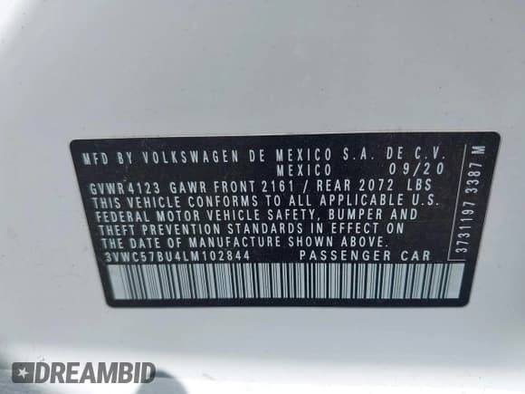 ✅ 2020 Volkswagen Jetta S • VIN: 3VWC57BU4LM102844 • Lot: 42301988. Wystawiony na IAAI z przebiegiem 49 501 mil. Bezpłatny archiwum sprzedaży aukcyjnych z USA i szczegółowy raport historii pojazdu na DreamBid. Zdjęcie 9.