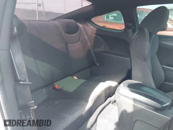 ✅ 2015 Hyundai Genesis Coupe 3.8L Base • VIN: KMHHT6KJ6FU125391 • Lot: 42909739. Wystawiony na IAAI z przebiegiem 135 931 mil. Bezpłatny archiwum sprzedaży aukcyjnych z USA i szczegółowy raport historii pojazdu na DreamBid. Zdjęcie 8.