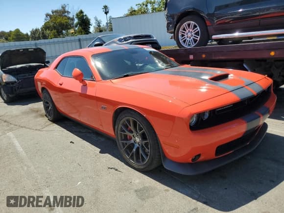 ✅ 2016 Dodge Challenger SRT 392 • VIN: 2C3CDZDJ4GH314995 • Lot: 64998224. Wystawiony na Copart z przebiegiem 43 673 mil. Bezpłatny archiwum sprzedaży aukcyjnych z USA i szczegółowy raport historii pojazdu na DreamBid. Zdjęcie 4.