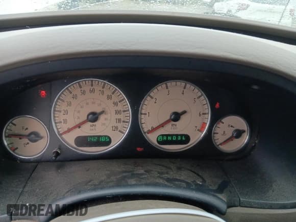 ✅ 2003 Chrysler Town & Country LXi • VIN: 2C4GP54L23R284883 • Lot: 84052615. Listed on Copart with 142,185 mi. Free auction sales archive from the USA and detailed vehicle history report at DreamBid. Image 9.