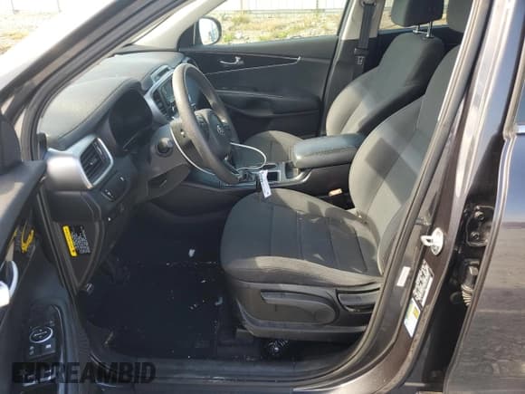 ✅ 2017 Kia Sorento LX • VIN: 5XYPGDA50HG326298 • Lot: 81897645. Wystawiony na Copart z przebiegiem 163 929 mil. Bezpłatny archiwum sprzedaży aukcyjnych z USA i szczegółowy raport historii pojazdu na DreamBid. Zdjęcie 7.