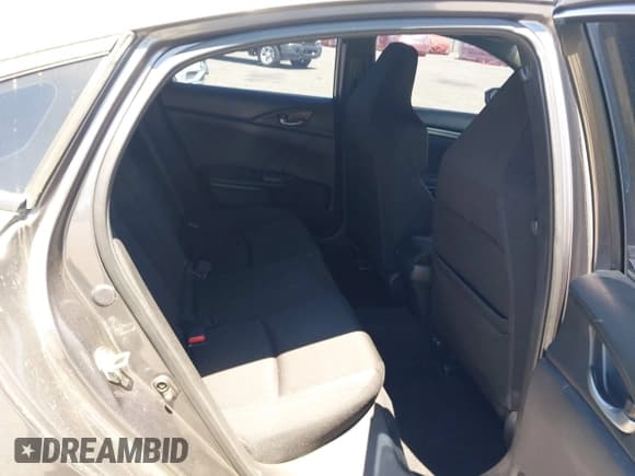 ✅ 2019 Honda Civic Si • VIN: 2HGFC1E52KH701375 • Lot: 41290074. Wystawiony na IAAI z przebiegiem 111 317 mil. Bezpłatny archiwum sprzedaży aukcyjnych z USA i szczegółowy raport historii pojazdu na DreamBid. Zdjęcie 8.