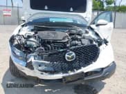 ✅ 2024 Mazda CX-30 S Preferred • VIN: 3MVDMBCM9RM655203 • Lot: 42860593. Wystawiony na IAAI z przebiegiem 6 762 mil. Bezpłatny archiwum sprzedaży aukcyjnych z USA i szczegółowy raport historii pojazdu na DreamBid. Zdjęcie 6.