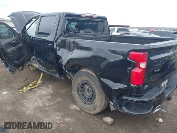 ✅ 2022 Chevrolet Silverado 1500 RST • VIN: 3GCUYEET2NG172334 • Лот: 41042263. Опубликован ранее на IAAI с пробегом 72 747 миль. Бесплатный доступ к архиву аукционных продаж из США и подробный отчёт об истории автомобиля на DreamBid. Изображение 3.