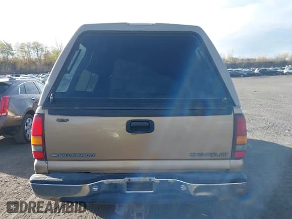 ✅ 2001 Chevrolet Silverado 1500 LS • VIN: 1GCEC14T31E115767 • Лот: 43558541. Опубликован ранее на IAAI с пробегом 181 968 миль. Бесплатный доступ к архиву аукционных продаж из США и подробный отчёт об истории автомобиля на DreamBid. Изображение 16.