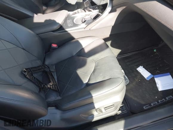 ✅ 2018 Toyota Camry SE • VIN: 4T1B11HK6JU057407 • Lot: 43502805. Listed on IAAI with 227,086 mi. Free auction sales archive from the USA and detailed vehicle history report at DreamBid. Image 5.