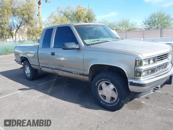 ✅ 1998 Chevrolet Silverado 1500 • VIN: 1GCEK19R7WR154118 • Lot: 43812268. Listed on IAAI with 162,979 mi. Free auction sales archive from the USA and detailed vehicle history report at DreamBid. Image 12.