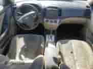 2010 Hyundai Elantra GLS z VIN KMHDU4AD3AU909760, wystawiony jako Copart lot #75311324 z przebiegiem 195 877 mil mil oraz Szkoda całkowita • Salvage title. Historia ofert i sprzedaży dostępna na DreamBid. Obrazek 8.