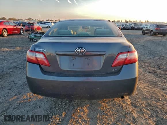 ✅ 2007 Toyota Camry LE • VIN: 4T1BE46K07U721105 • Lot: 95002155. Wystawiony na Copart z przebiegiem 277 854 mil. Bezpłatny archiwum sprzedaży aukcyjnych z USA i szczegółowy raport historii pojazdu na DreamBid. Zdjęcie 6.