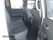 ✅ 2023 Nissan Frontier SV • VIN: 1N6ED1EJ8PN615004 • Lot: 42733880. Wystawiony na IAAI z przebiegiem 12 012 mil. Bezpłatny archiwum sprzedaży aukcyjnych z USA i szczegółowy raport historii pojazdu na DreamBid. Zdjęcie 8.