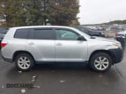 ✅ 2013 Toyota Highlander • VIN: 5TDZK3EH5DS101846 • Лот: 43563350. Опубликован ранее на IAAI с пробегом 313 732 миль. Бесплатный доступ к архиву аукционных продаж из США и подробный отчёт об истории автомобиля на DreamBid. Изображение 13.