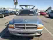 2002 Dodge Dakota SLT z VIN 1B7HL48N52S632677, wystawiony jako Copart lot #76509804 z przebiegiem 241 947 mil mil oraz Szkoda całkowita • Salvage title. Historia ofert i sprzedaży dostępna na DreamBid. Obrazek 5.