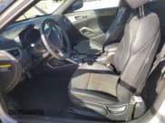 ✅ 2016 Hyundai Veloster • VIN: KMHTC6AD6GU279574 • Lot: 73733874. Wystawiony na Copart z przebiegiem 52 950 mil. Bezpłatny archiwum sprzedaży aukcyjnych z USA i szczegółowy raport historii pojazdu na DreamBid. Zdjęcie 7.