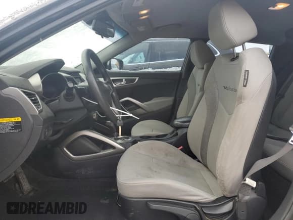 ✅ 2013 Hyundai Veloster w/Black Int • VIN: KMHTC6AD6DU087342 • Lot: 87000014. Listed on Copart with 121,700 mi. Free auction sales archive from the USA and detailed vehicle history report at DreamBid. Image 7.