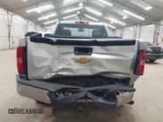 ✅ 2013 Chevrolet Silverado 1500 Work Truck • VIN: 1GCNKPE03DZ299311 • Lot: 42930967. Wystawiony na IAAI z przebiegiem 235 689 mil. Bezpłatny archiwum sprzedaży aukcyjnych z USA i szczegółowy raport historii pojazdu na DreamBid. Zdjęcie 16.