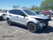 ✅ 2017 Ford Escape SE • VIN: 1FMCU9G93HUB34575 • Lot: 42279592. Wystawiony na IAAI z przebiegiem 71 904 mil. Bezpłatny archiwum sprzedaży aukcyjnych z USA i szczegółowy raport historii pojazdu na DreamBid. Zdjęcie 1.
