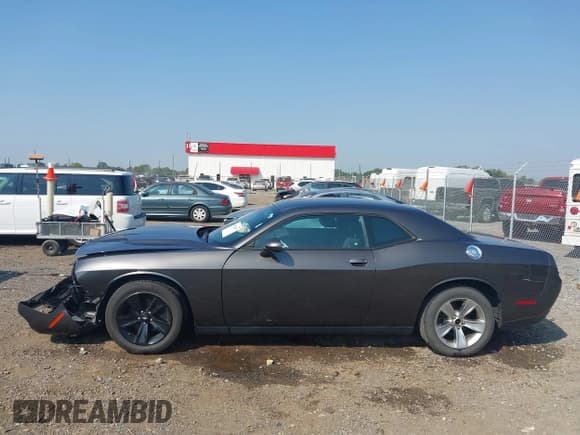 ✅ 2016 Dodge Challenger SXT • VIN: 2C3CDZAG6GH352835 • Lot: 43230077. Listed on IAAI with 175,988 mi. Free auction sales archive from the USA and detailed vehicle history report at DreamBid. Image 15.