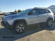 ✅ 2014 Jeep Cherokee Trailhawk • VIN: 1C4PJMBS7EW232097 • Lot: 90146935. Wystawiony na Copart z przebiegiem 130 148 mil. Bezpłatny archiwum sprzedaży aukcyjnych z USA i szczegółowy raport historii pojazdu na DreamBid. Zdjęcie 1.