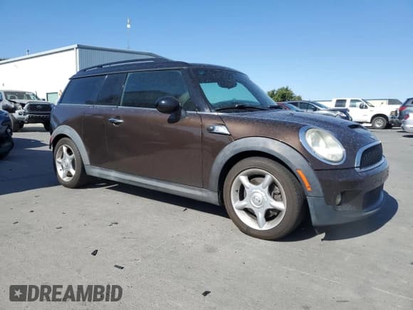 ✅ 2010 MINI Clubman S • VIN: WMWMM3C59ATP76588 • Лот: 63523635. Опубликован ранее на Copart с пробегом 168 738 миль. Бесплатный доступ к архиву аукционных продаж из США и подробный отчёт об истории автомобиля на DreamBid. Изображение 4.
