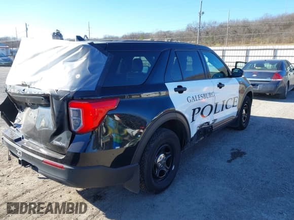 ✅ 2020 Ford Police Interceptor Utility • VIN: 1FM5K8AWXLGC99666 • Lot: 41021814. Wystawiony na IAAI z przebiegiem 112 964 mil. Bezpłatny archiwum sprzedaży aukcyjnych z USA i szczegółowy raport historii pojazdu na DreamBid. Zdjęcie 4.