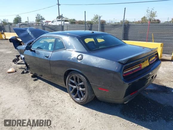 2019 Dodge Challenger R/T z VIN 2C3CDZBT1KH660483, wystawiony jako IAAI lot #43038116 z przebiegiem 89 982 mil mil oraz . Historia ofert i sprzedaży dostępna na DreamBid. Obrazek 3.