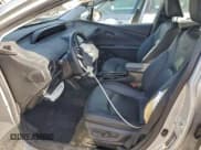 ✅ 2017 Toyota Prius Premium • VIN: JTDKARFP6H3053035 • Lot: 93818675. Wystawiony na Copart z przebiegiem 100 376 mil. Bezpłatny archiwum sprzedaży aukcyjnych z USA i szczegółowy raport historii pojazdu na DreamBid. Zdjęcie 7.