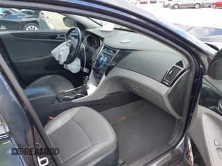 ✅ 2013 Hyundai Sonata SE • VIN: 5NPEC4AC1DH579957 • Лот: 43413523. Опубликован ранее на IAAI с пробегом 252 655 миль. Бесплатный доступ к архиву аукционных продаж из США и подробный отчёт об истории автомобиля на DreamBid. Изображение 5.