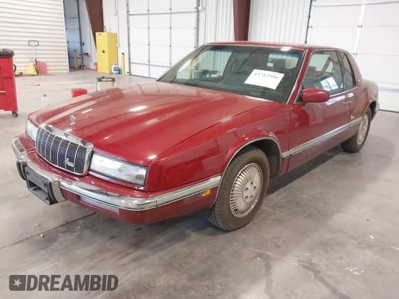 ✅ 1992 Buick Riviera • VIN: 1G4EZ13L1NU405299 • Lot: 43717591. Listed on IAAI with 113,548 mi. Free auction sales archive from the USA and detailed vehicle history report at DreamBid. Image 2.