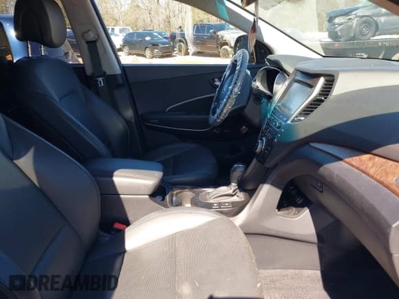 ✅ 2019 Hyundai Santa Fe Limited Ultimate • VIN: KM8SR4HF8KU303386 • Лот: 41690530. Опубликован ранее на IAAI с пробегом 121 309 миль. Бесплатный доступ к архиву аукционных продаж из США и подробный отчёт об истории автомобиля на DreamBid. Изображение 5.