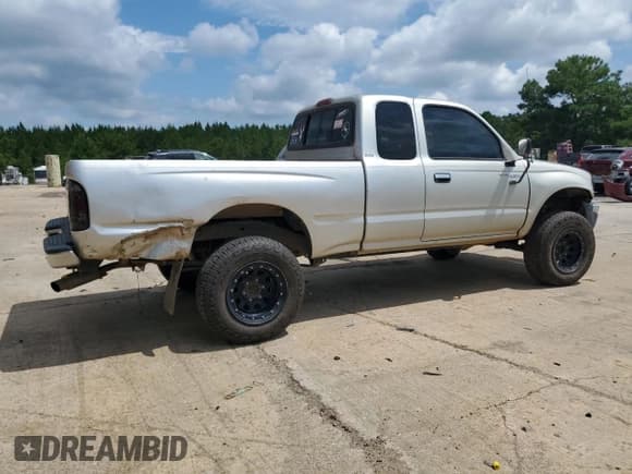 ✅ 2000 Toyota Tacoma PreRunner • VIN: 4TASM92N9YZ586193 • Lot: 66715485. Listed on Copart with 350,056 mi. Free auction sales archive from the USA and detailed vehicle history report at DreamBid. Image 3.