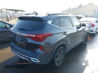 ✅ 2022 Kia Seltos S • VIN: KNDEU2AA0N7299856 • Лот: 43517981. Опубликован ранее на IAAI с пробегом 73 976 миль. Бесплатный доступ к архиву аукционных продаж из США и подробный отчёт об истории автомобиля на DreamBid. Изображение 4.