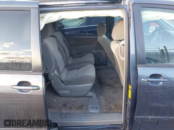 ✅ 2009 Toyota Sienna CE • VIN: 5TDZK23C69S270122 • Lot: 43625978. Listed on IAAI with 307,100 mi. Free auction sales archive from the USA and detailed vehicle history report at DreamBid. Image 8.