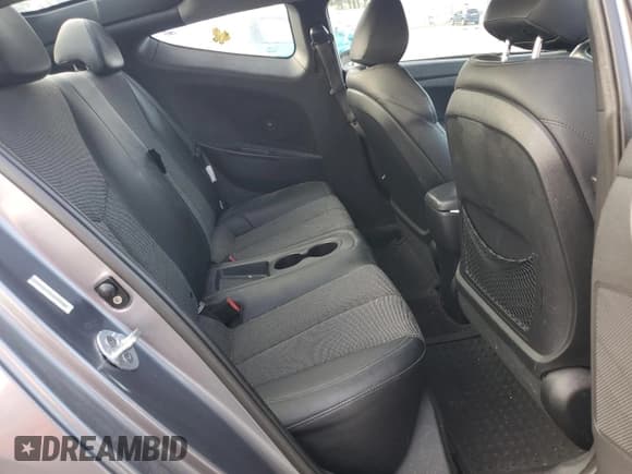 ✅ 2012 Hyundai Veloster w/Red Int • VIN: KMHTC6AD5CU070322 • Lot: 72615764. Wystawiony na Copart z przebiegiem Nie podano. Bezpłatny archiwum sprzedaży aukcyjnych z USA i szczegółowy raport historii pojazdu na DreamBid. Zdjęcie 10.