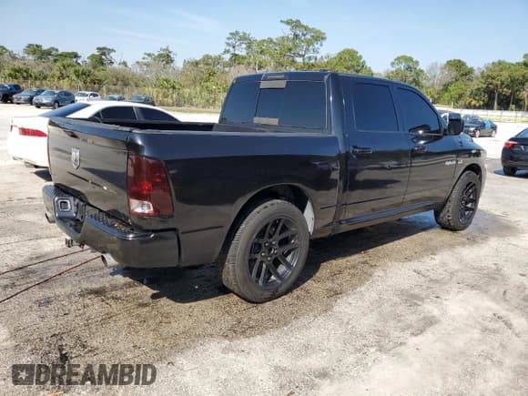✅ 2009 Dodge 1500 Sport • VIN: 1D3HB13T89S790245 • Lot: 43727645. Wystawiony na Copart z przebiegiem 209 917 mil. Bezpłatny archiwum sprzedaży aukcyjnych z USA i szczegółowy raport historii pojazdu na DreamBid. Zdjęcie 3.