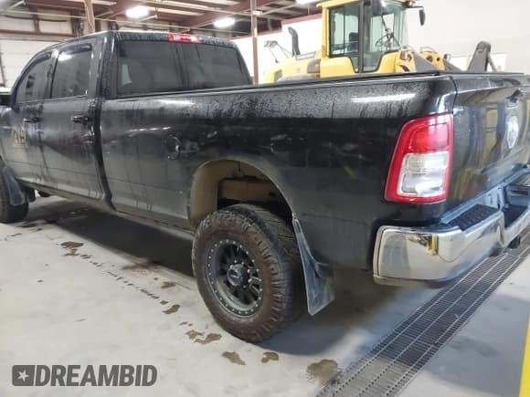 ✅ 2021 Ram 2500 Big Horn • VIN: 3C6UR5JL1MG508497 • Lot: 43625938. Wystawiony na IAAI z przebiegiem 139 804 mil. Bezpłatny archiwum sprzedaży aukcyjnych z USA i szczegółowy raport historii pojazdu na DreamBid. Zdjęcie 3.