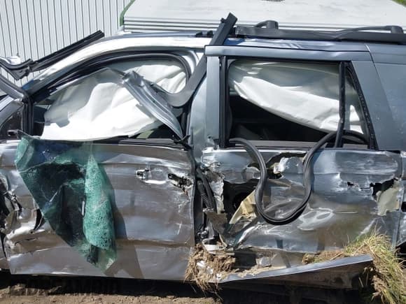 ✅ 2021 Ford Expedition Max XLT • VIN: 1FMJK1JTXMEA55007 • Lot: 42055790. Listed on IAAI with 21,350 mi. Free auction sales archive from the USA and detailed vehicle history report at DreamBid. Image 14.